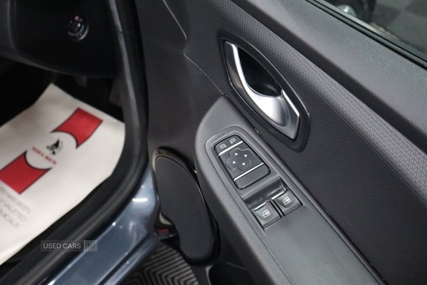 Used Renault Clio 2018 for sale - 76308811: Photo 34