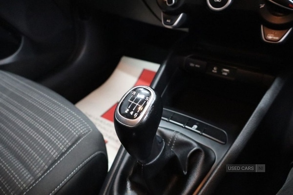 Used Kia Stonic 2017 for sale - 76474266: Photo 29