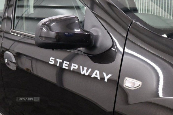 Used Dacia Sandero Stepway 2014 for sale - 76513991: Photo 11