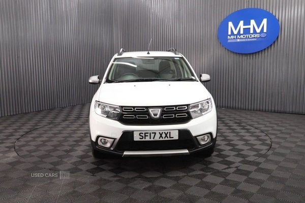 Used Dacia Sandero Stepway 2017 for sale - 76551324: Photo 2