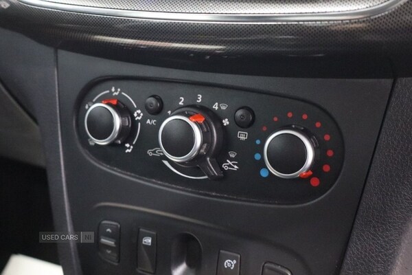 Used Dacia Sandero Stepway 2017 for sale - 76551324: Photo 32