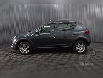 Used Dacia Sandero Stepway 2017 for sale - 76153696: Photo