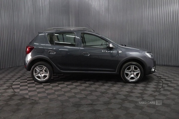 Used Dacia Sandero Stepway 2017 for sale - 76153696: Photo 8