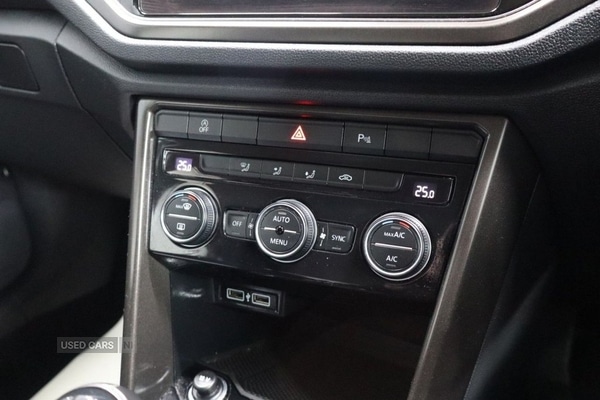 Used Volkswagen T-Roc 2020 for sale - 76500397: Photo 30