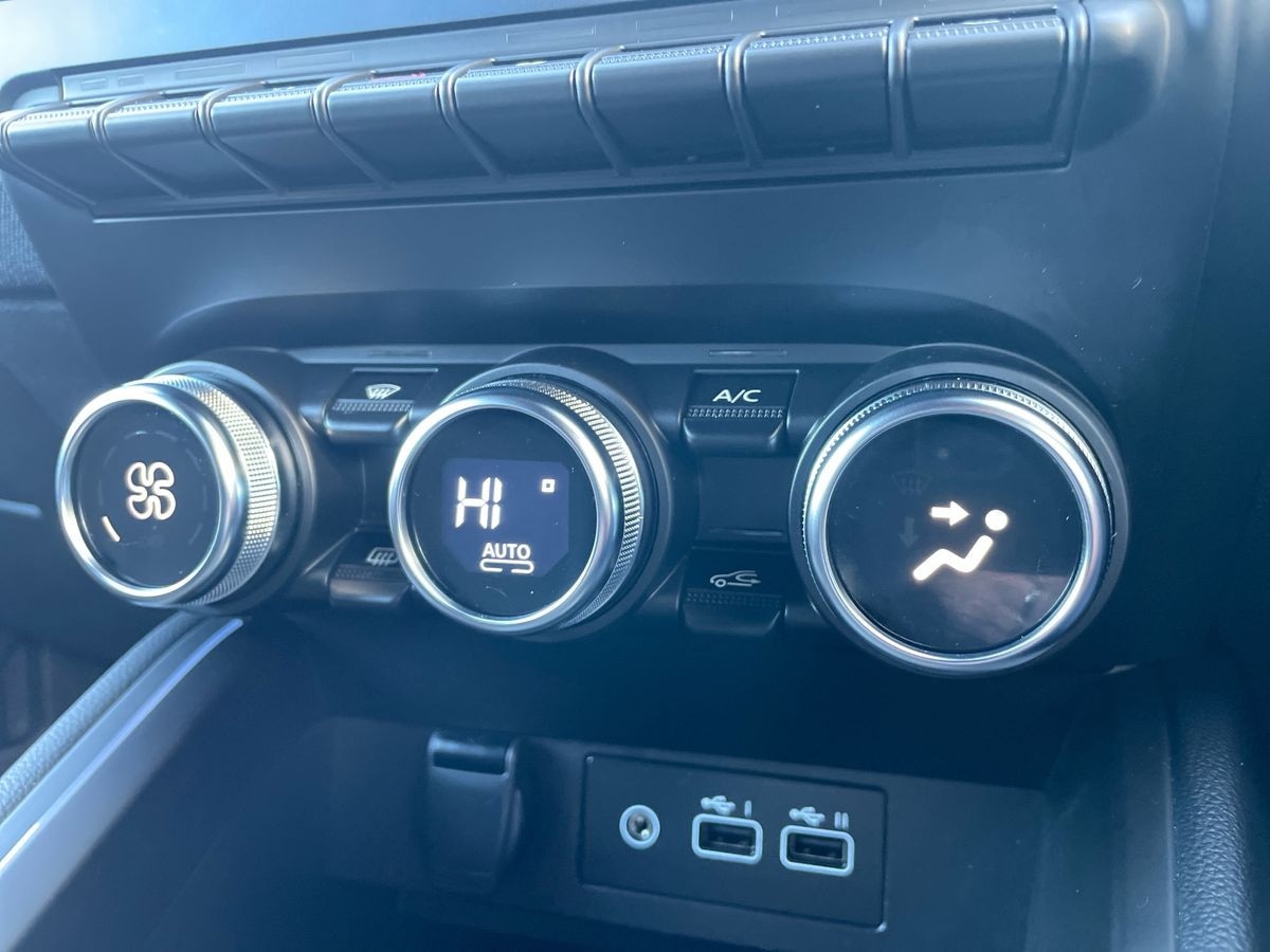 Used Renault Clio 2024 for sale - 76471383: Photo 13