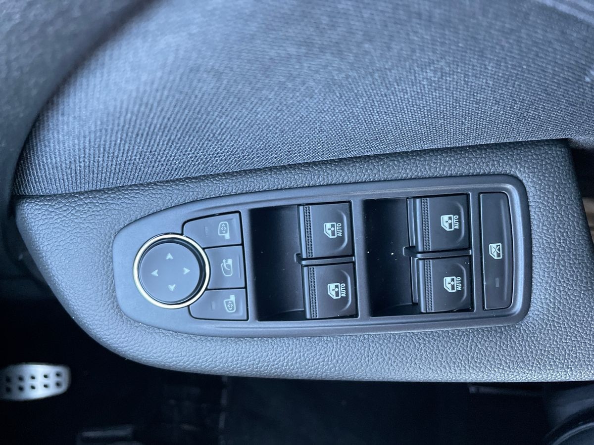 Used Renault Clio 2024 for sale - 76471383: Photo 14