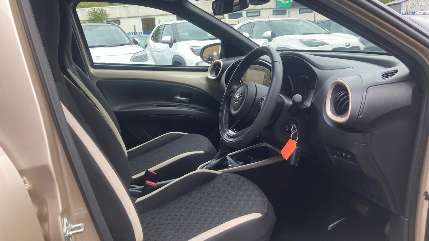 Used Toyota Aygo X 2022 for sale - 76830604: Photo 11