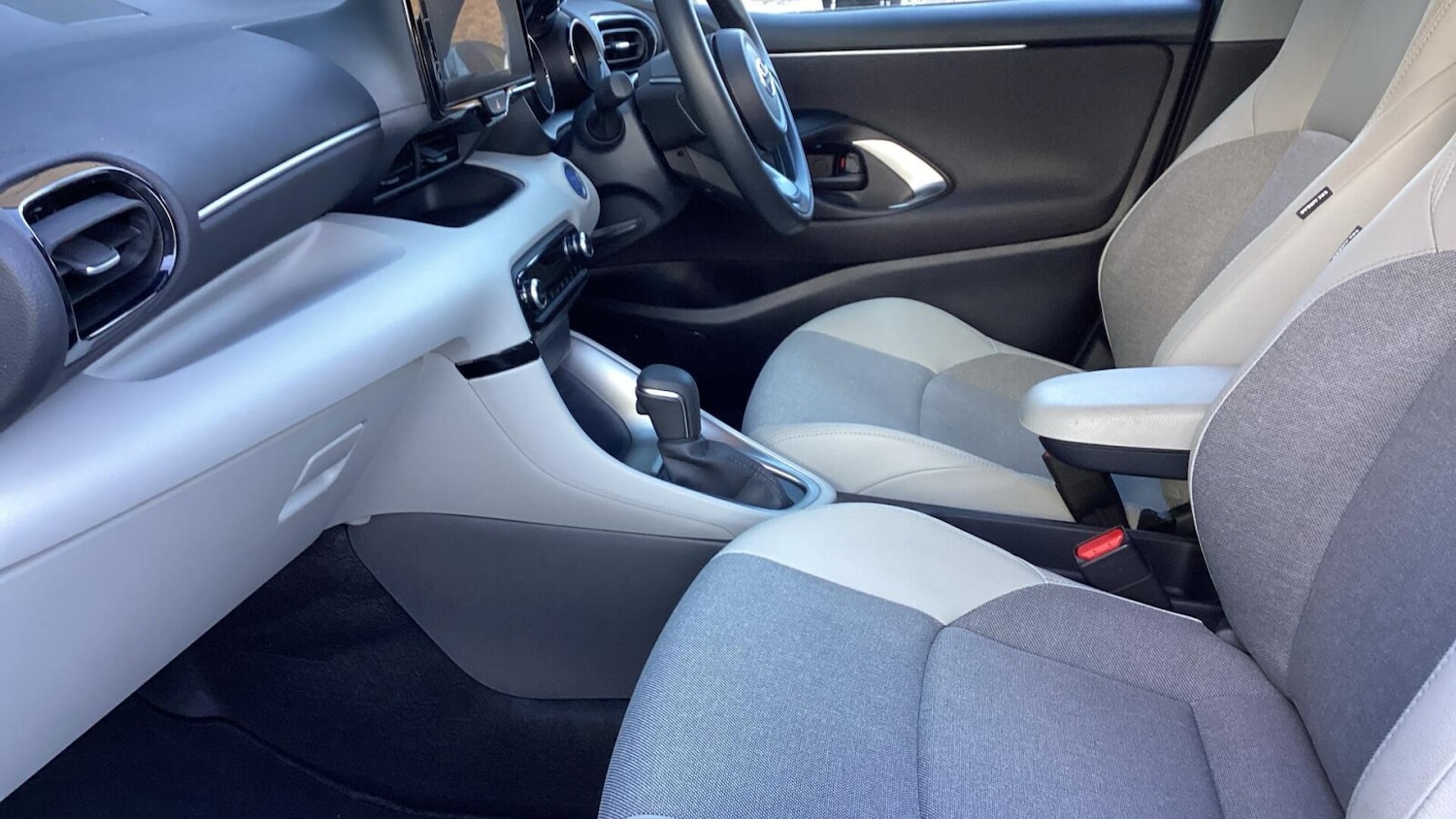 Used Toyota Yaris 2022 for sale - 77450572: Photo 12