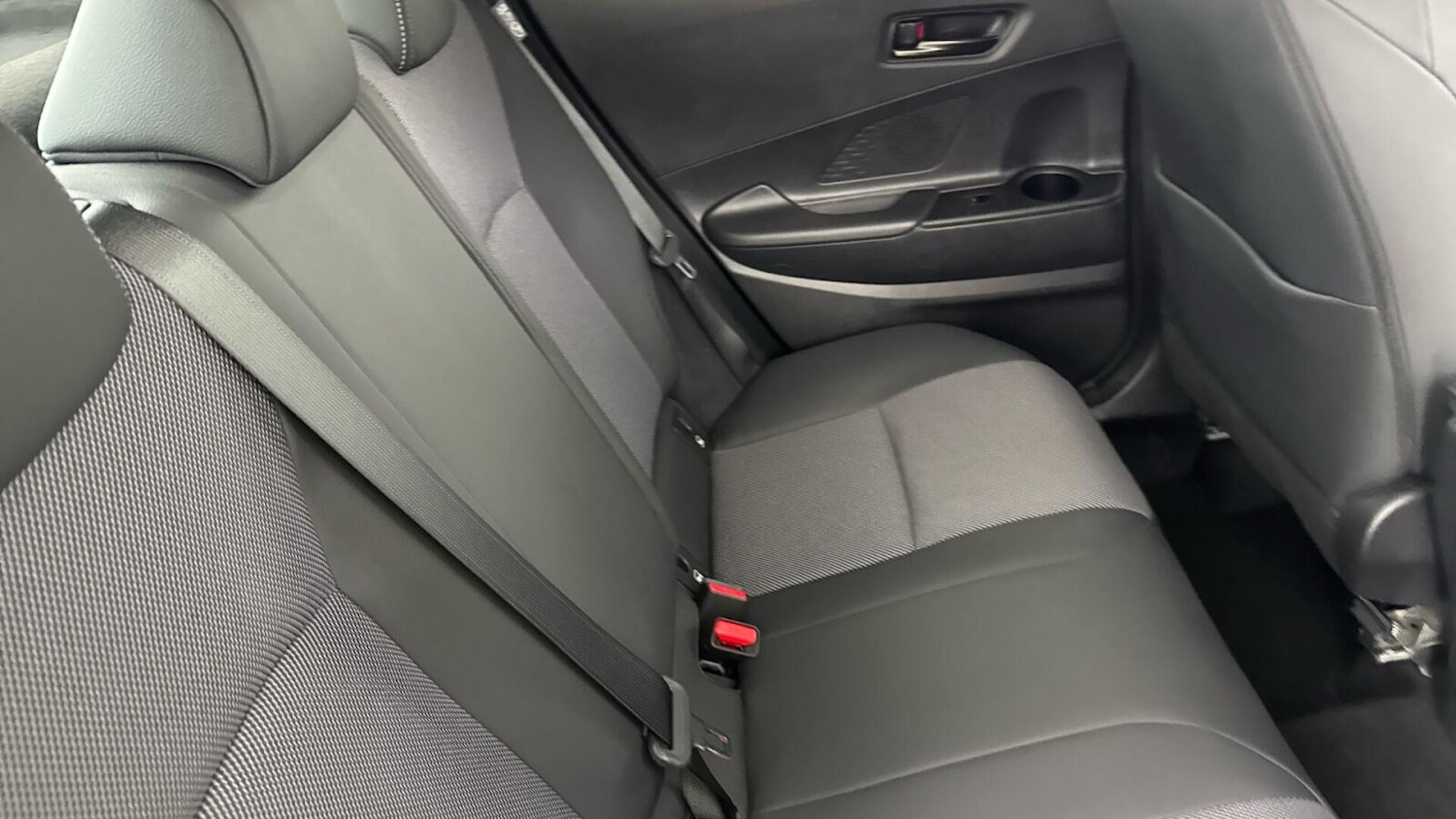 Used Toyota C-HR 2024 for sale - 76676603: Photo 12