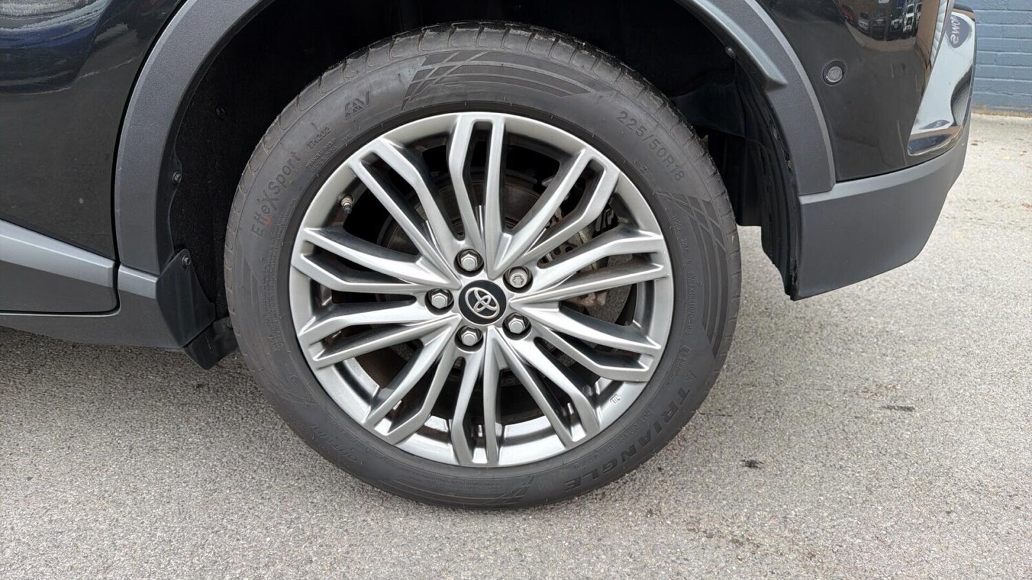 Used Toyota C-HR 2023 for sale - 78057206: Photo 23