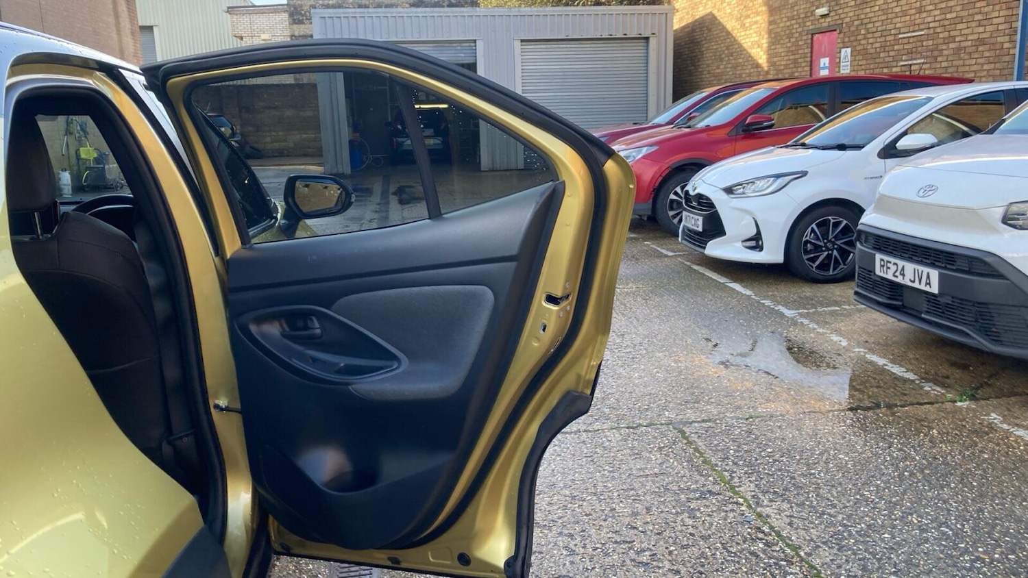 Used Toyota Yaris Cross 2022 for sale - 77077199: Photo 13