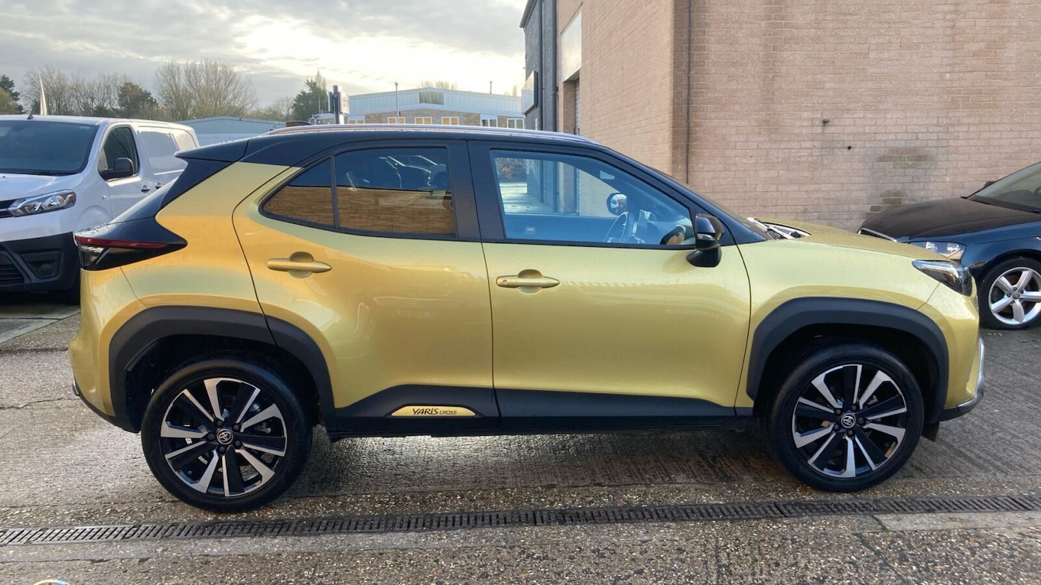 Used Toyota Yaris Cross 2022 for sale - 77077199: Photo 16