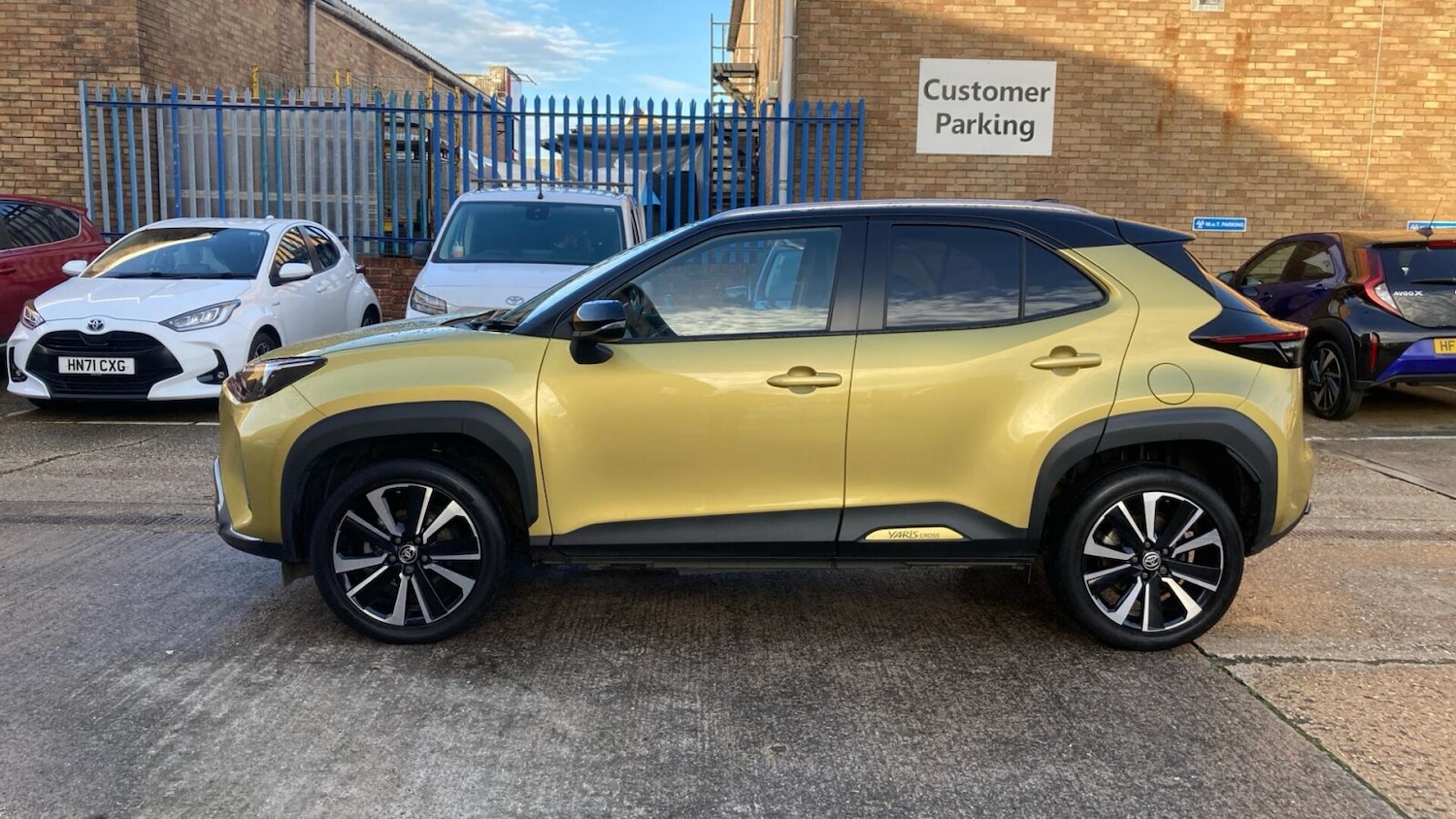 Used Toyota Yaris Cross 2022 for sale - 77077199: Photo 17