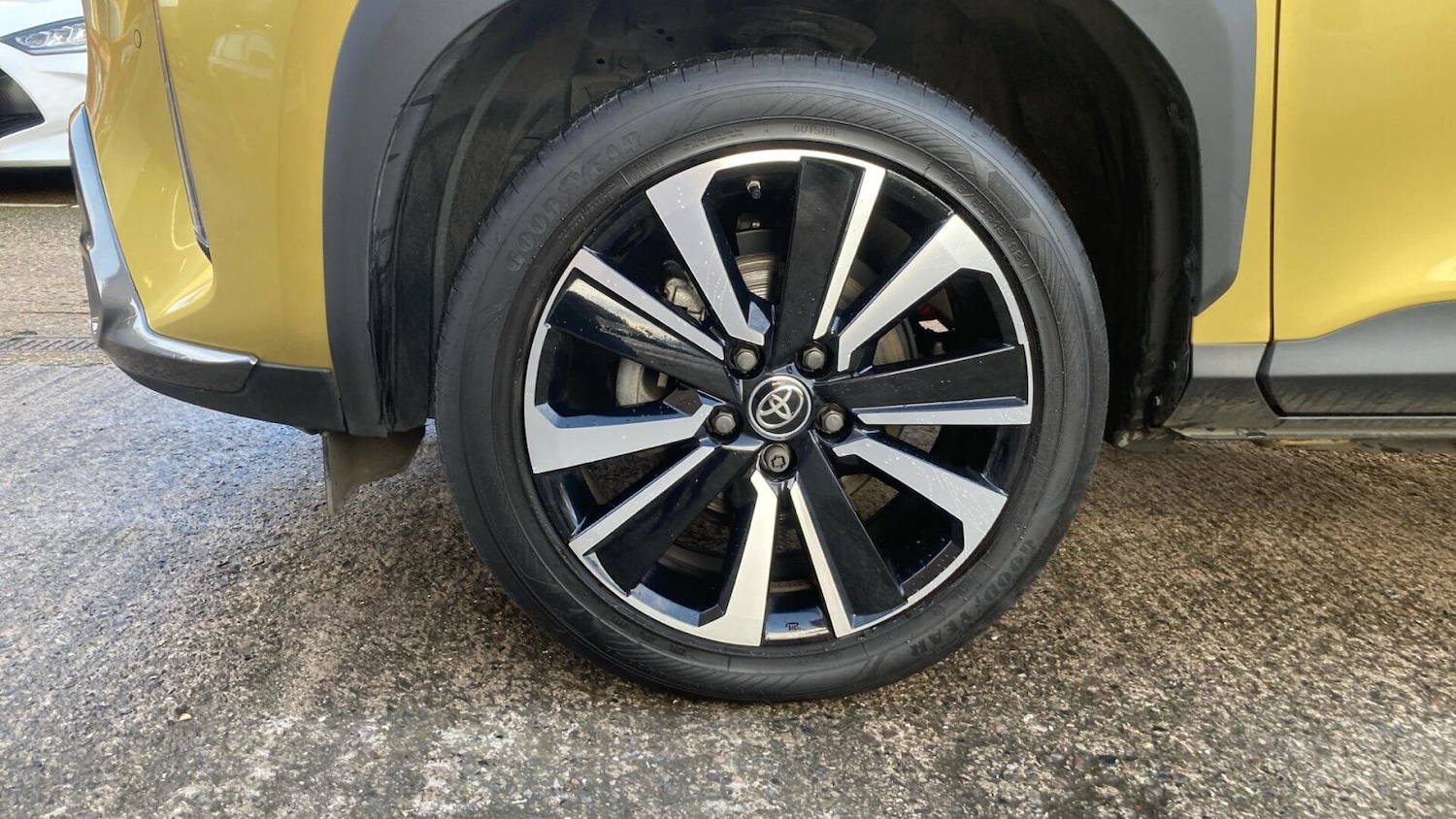 Used Toyota Yaris Cross 2022 for sale - 77077199: Photo 18