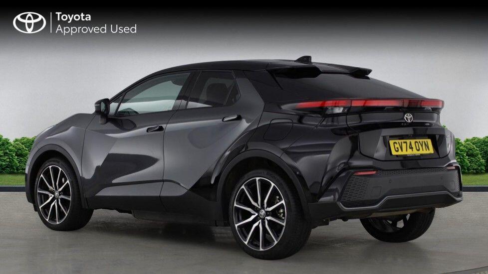 Used Toyota C-HR 2024 for sale - 77931611: Photo 2