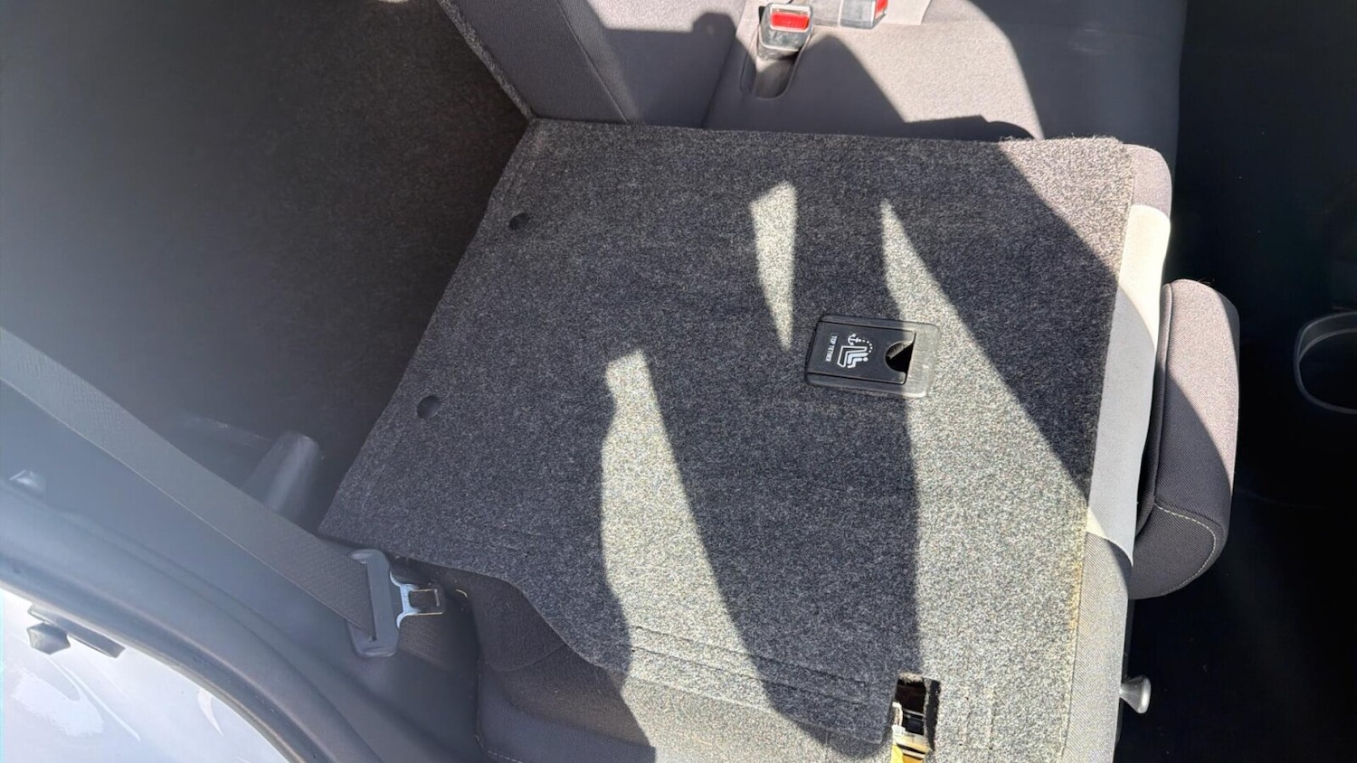 Used Toyota Yaris 2018 for sale - 78198604: Photo 19