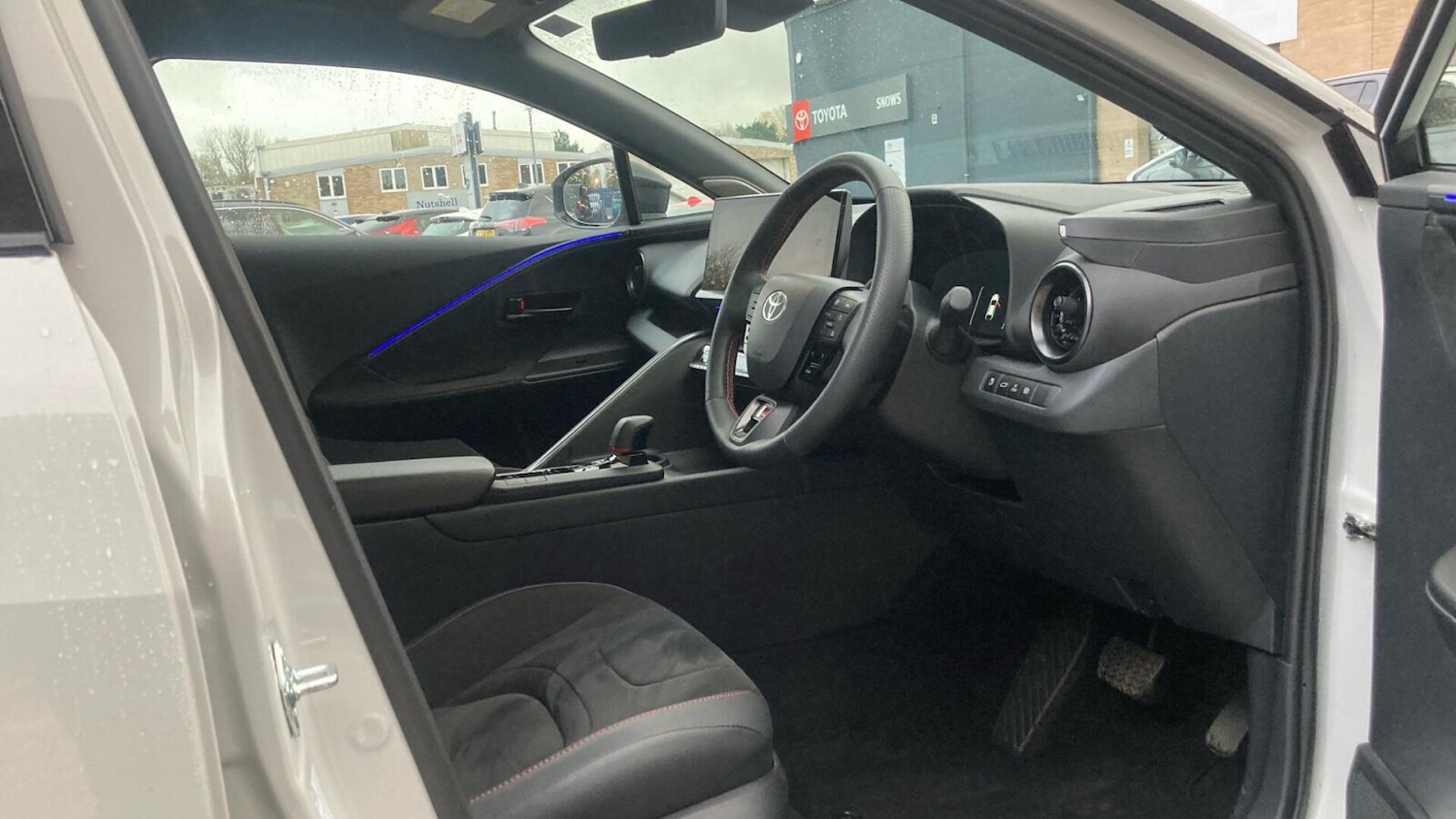 Used Toyota C-HR 2025 for sale - 76680188: Photo 11