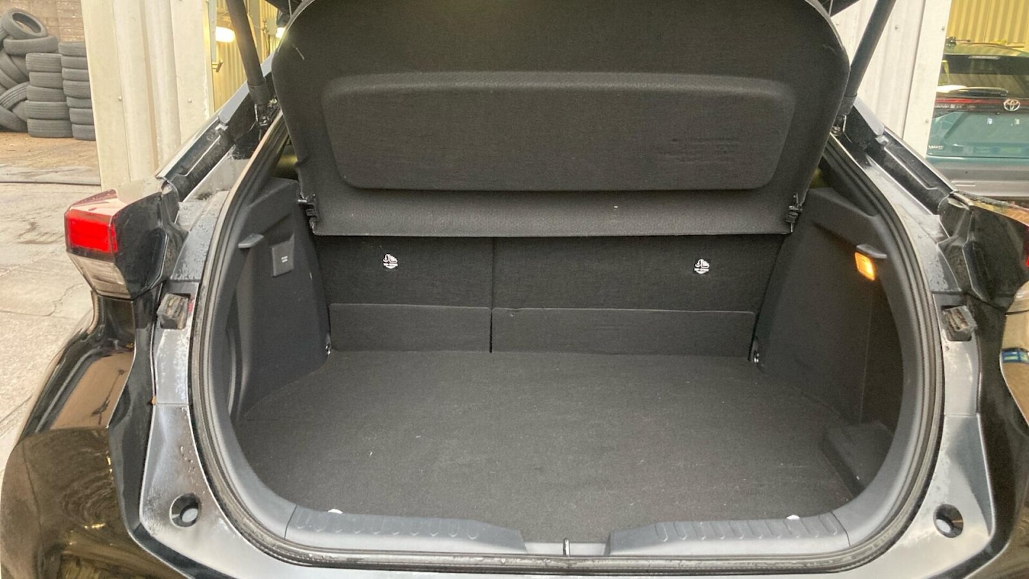 Used Toyota C-HR 2025 for sale - 76680188: Photo 21