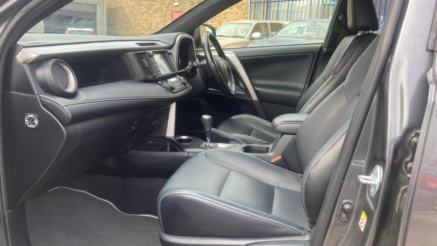 Used Toyota RAV4 2018 for sale - 78053465: Photo 10