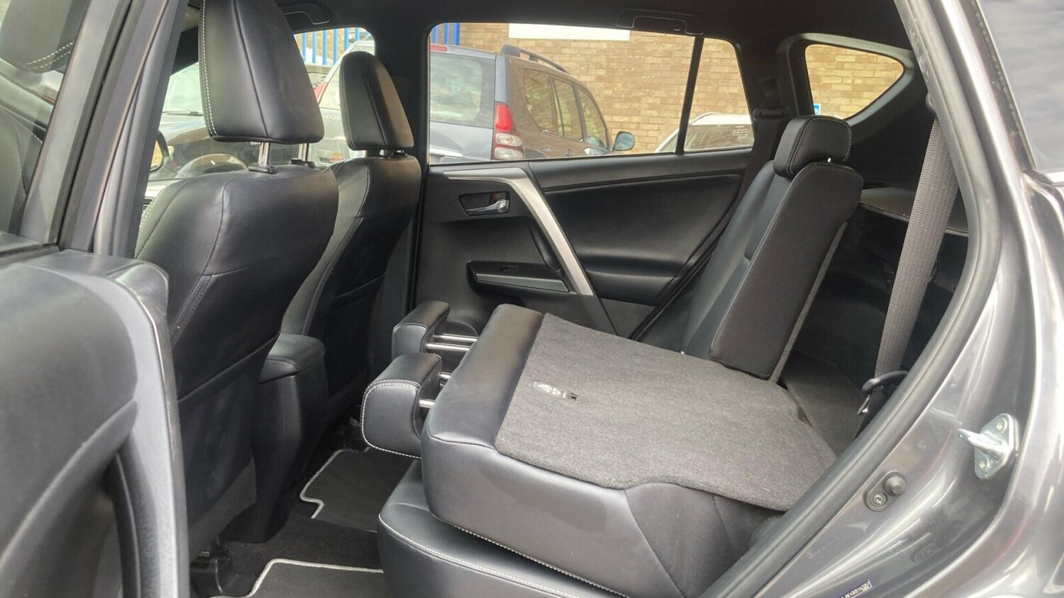 Used Toyota RAV4 2018 for sale - 78053465: Photo 23