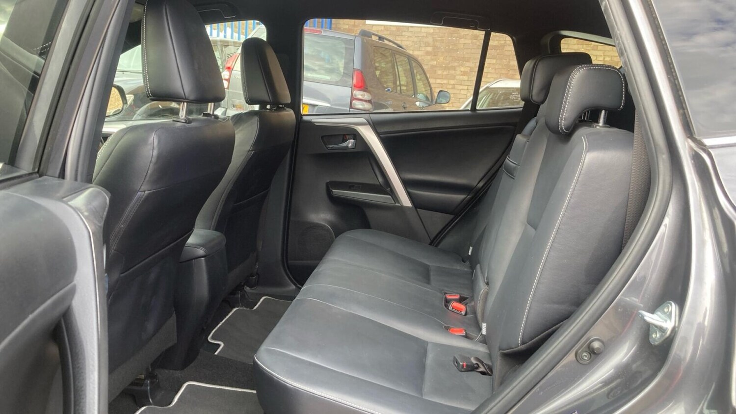 Used Toyota RAV4 2018 for sale - 78053465: Photo 24