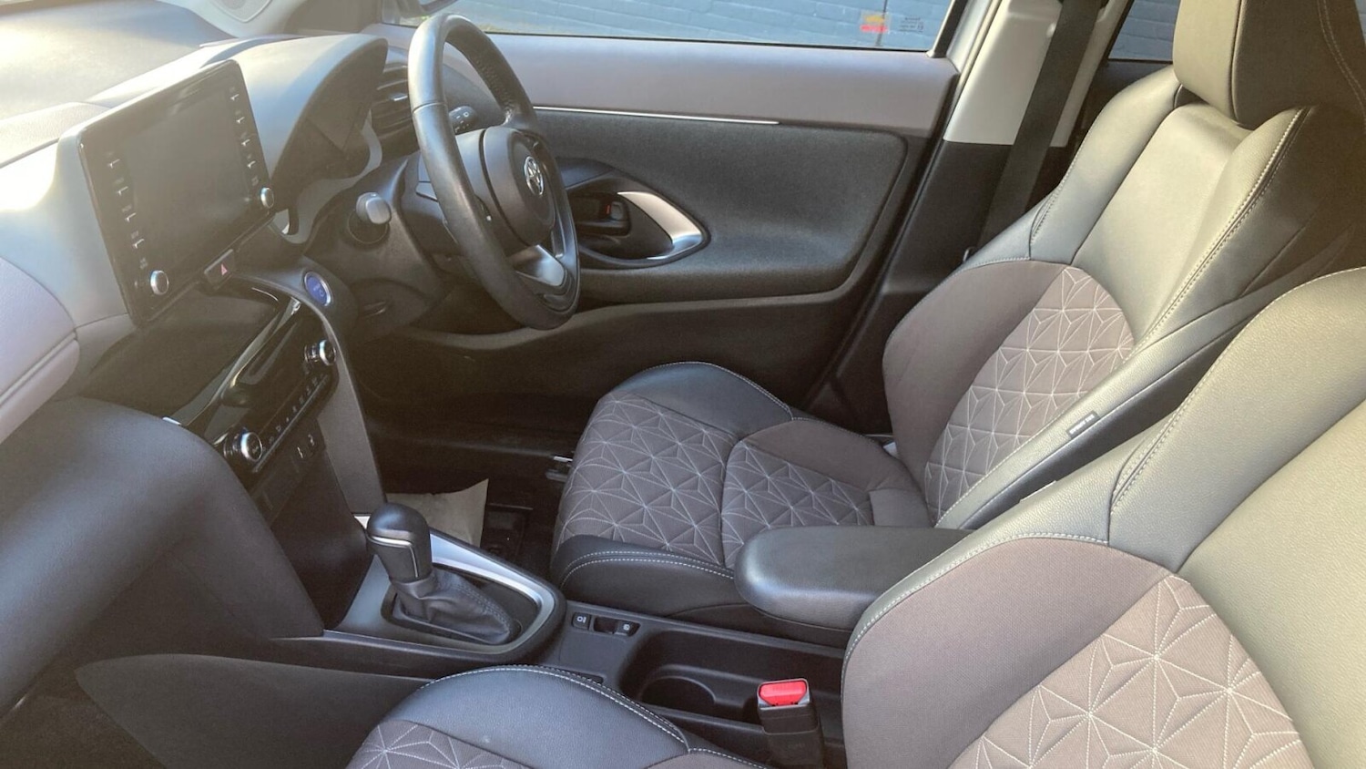 Used Toyota Yaris Cross 2022 for sale - 77407184: Photo 16