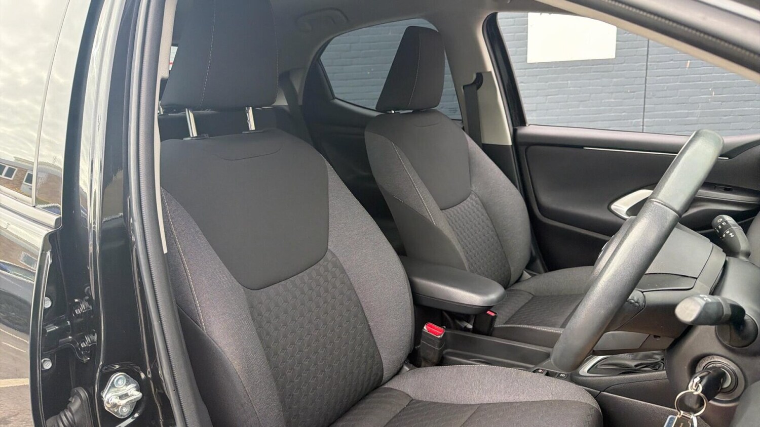 Used Toyota Yaris 2023 for sale - 76676190: Photo 10