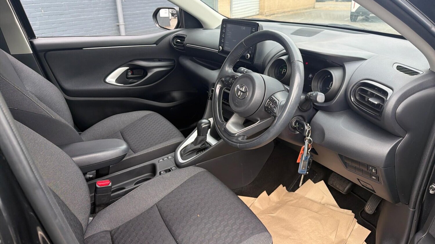Used Toyota Yaris 2023 for sale - 76676190: Photo 11
