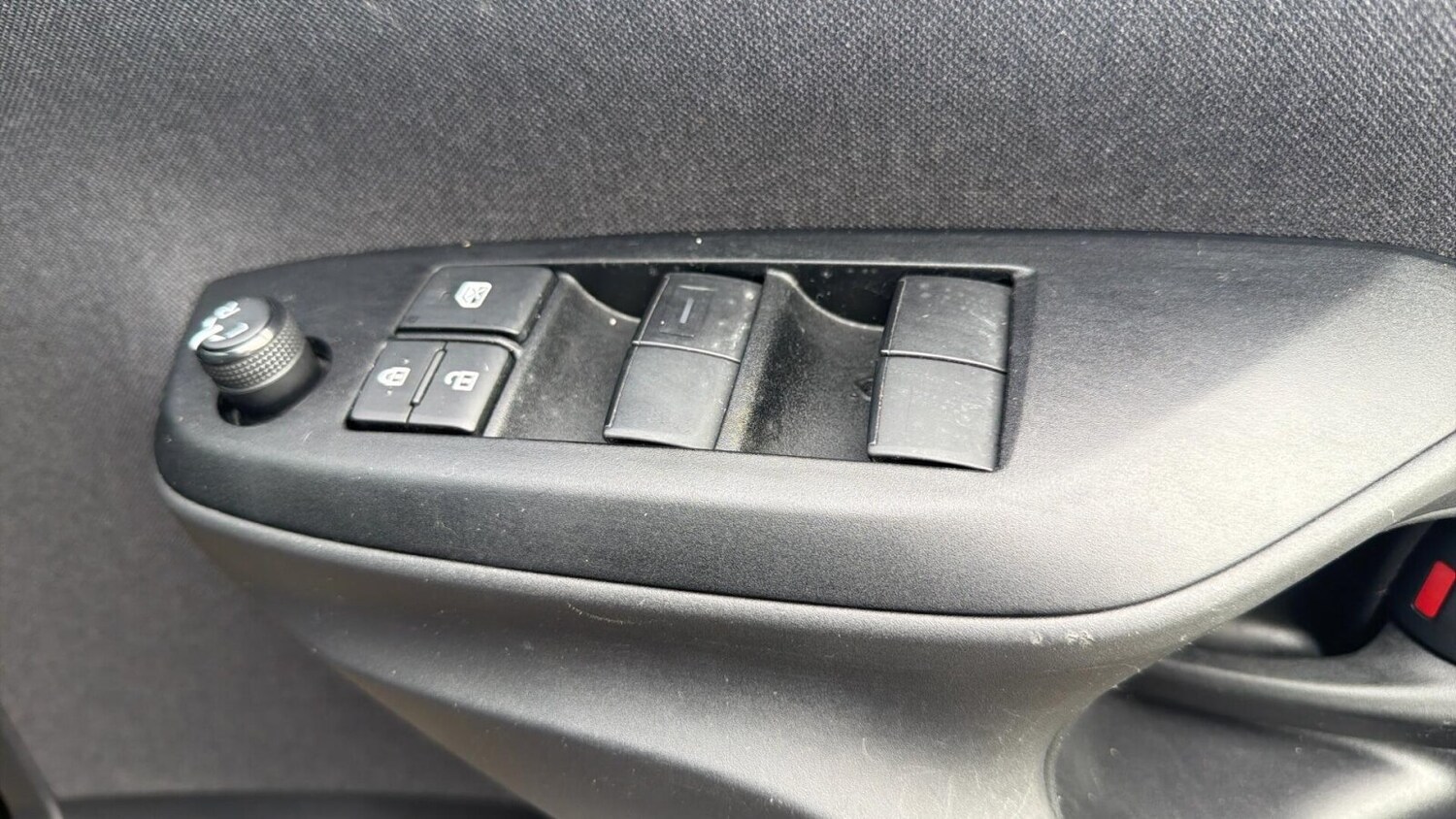 Used Toyota Yaris 2023 for sale - 76676190: Photo 20