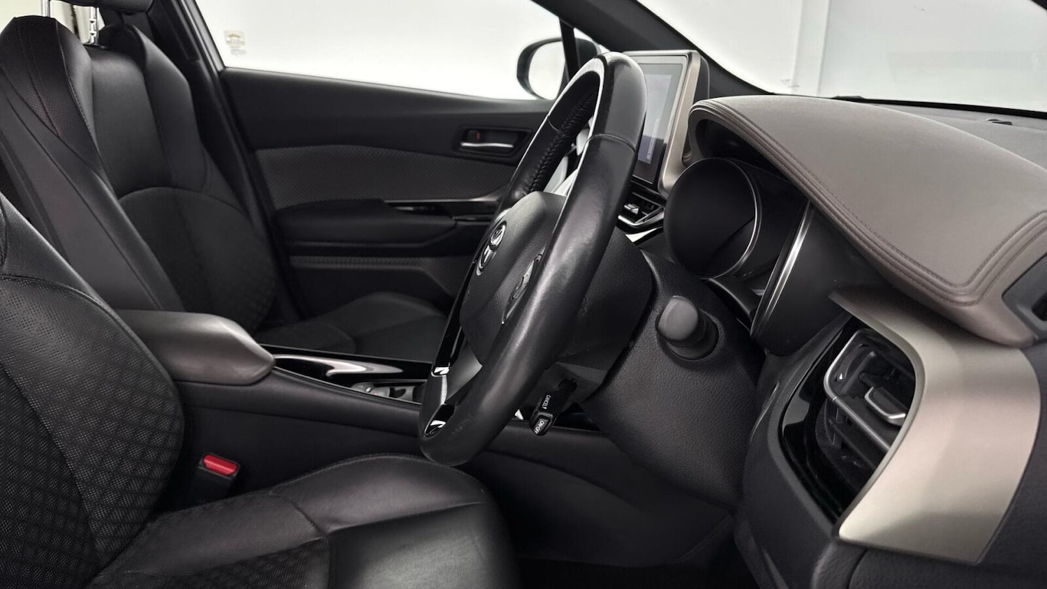 Used Toyota C-HR 2022 for sale - 76791773: Photo 11