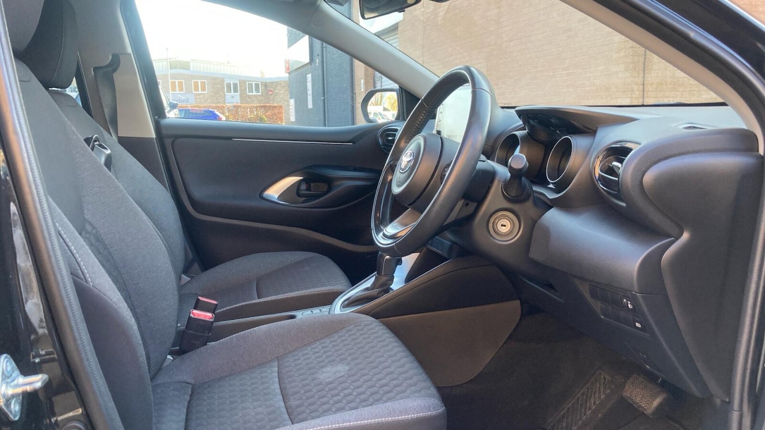 Used Toyota Yaris 2023 for sale - 77932871: Photo 14