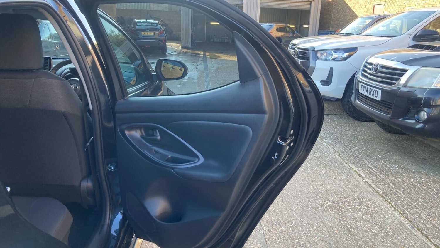 Used Toyota Yaris 2023 for sale - 77932871: Photo 16