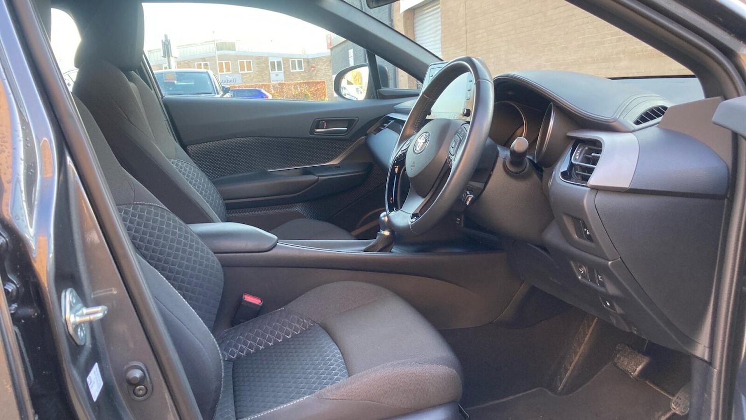 Used Toyota C-HR 2023 for sale - 77889313: Photo 15