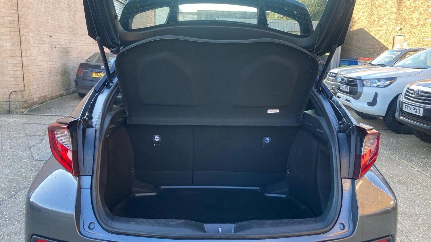 Used Toyota C-HR 2023 for sale - 77889313: Photo 18