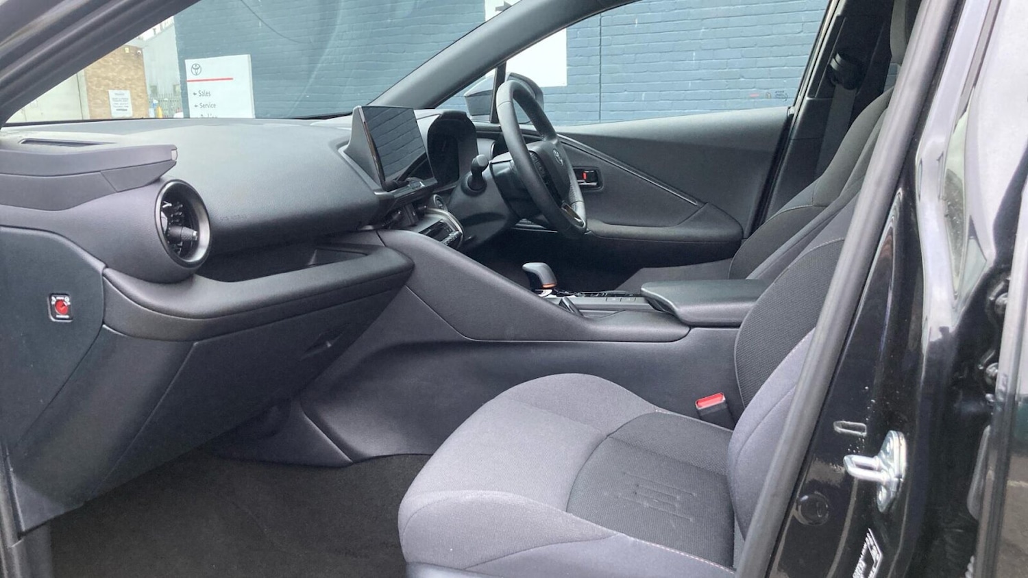 Used Toyota C-HR 2024 for sale - 77045641: Photo 10