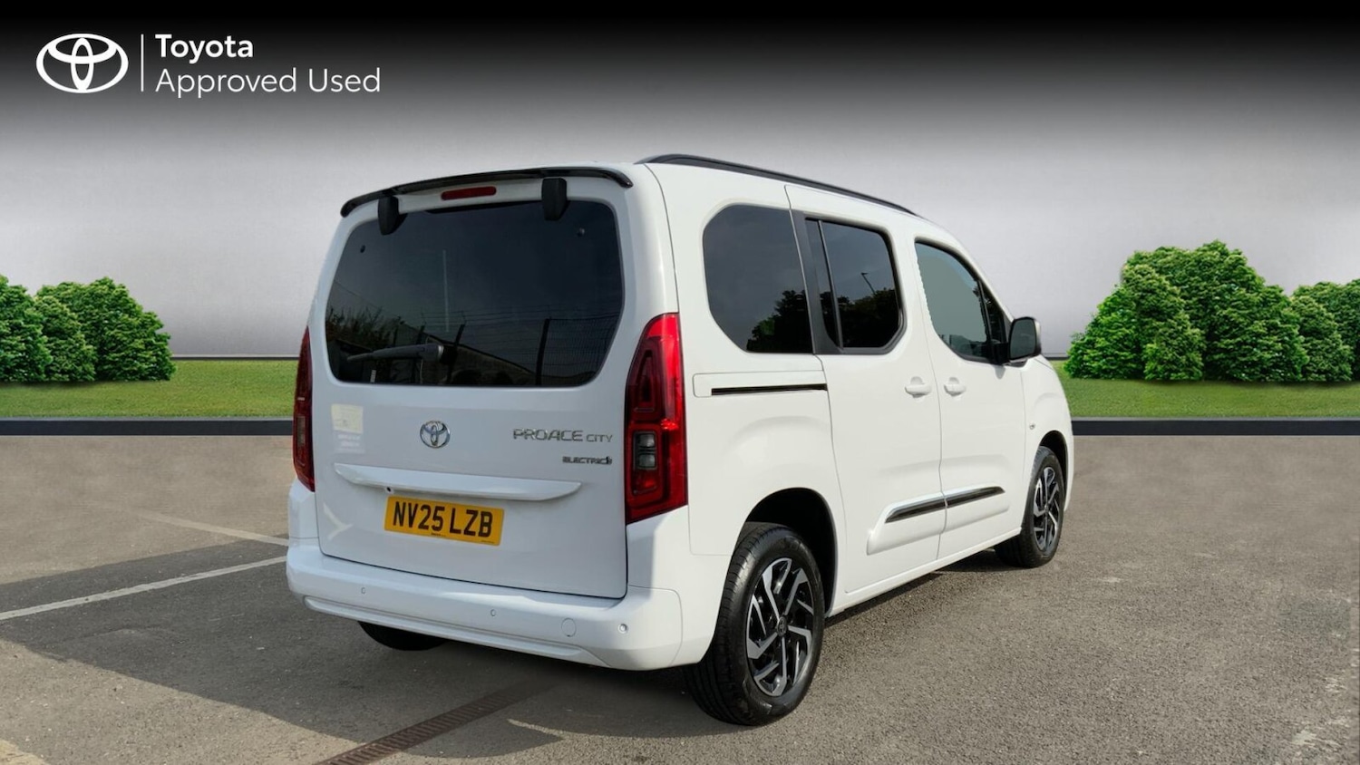 Used Toyota PROACE CITY Verso 2025 for sale - 76678434: Photo 2