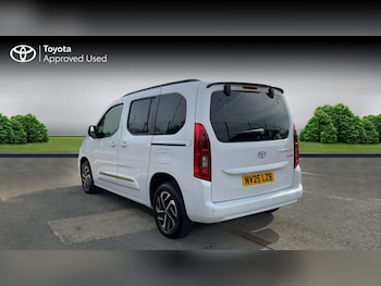 Used Toyota PROACE CITY Verso 2025 for sale - 76678434: Photo
