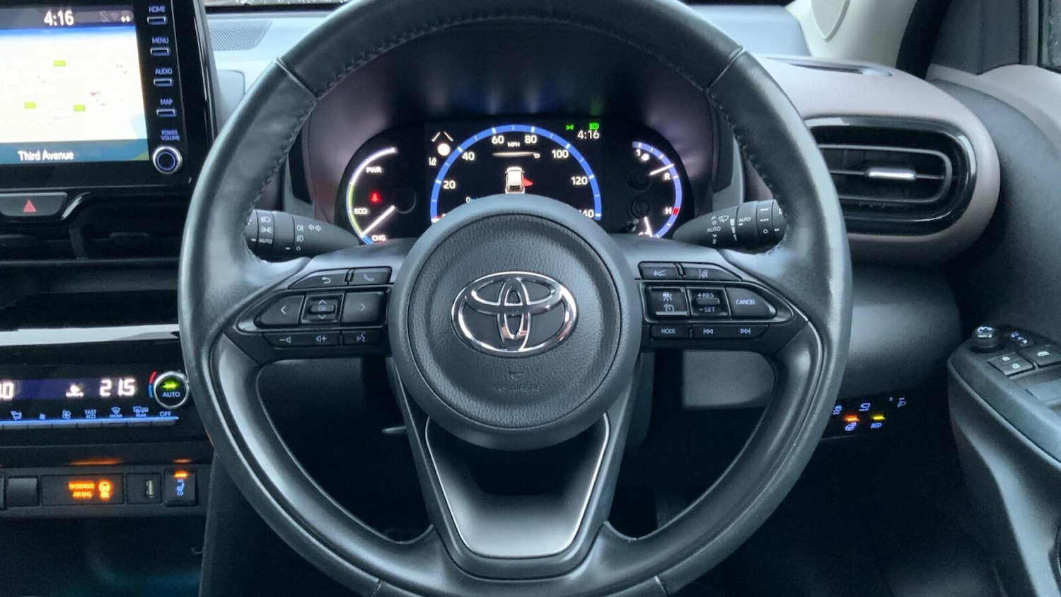 Used Toyota Yaris Cross 2022 for sale - 77318685: Photo 12