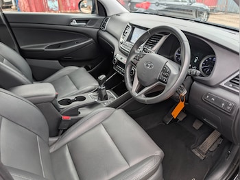 Used Hyundai TUCSON 2017 for sale - 79552328: Photo
