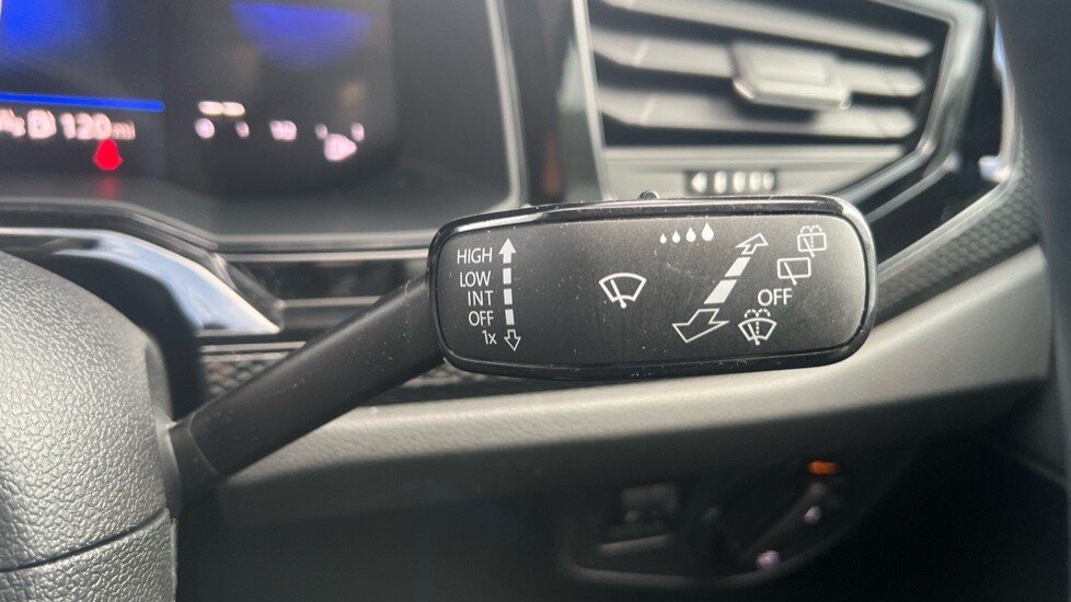 Used Volkswagen Polo 2023 for sale - 76112300: Photo 32