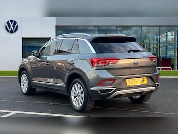 Used Volkswagen T-Roc 2023 for sale - 76908122: Photo