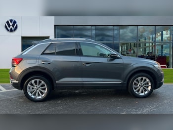 Used Volkswagen T-Roc 2023 for sale - 76908122: Photo