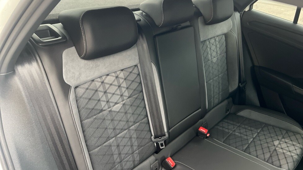 Used Volkswagen T-Roc 2025 for sale - 76434945: Photo 15