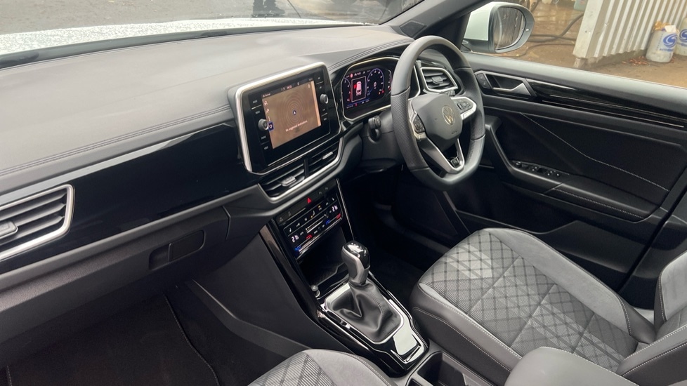 Used Volkswagen T-Roc 2025 for sale - 76434945: Photo 2