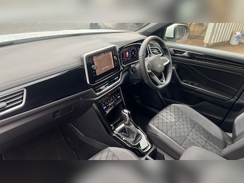 Used Volkswagen T-Roc 2025 for sale - 76434945: Photo