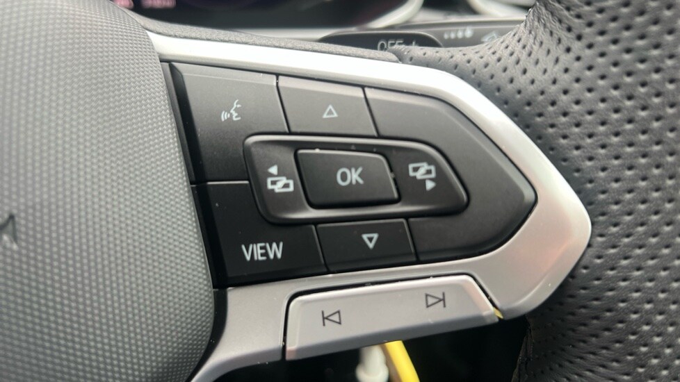 Used Volkswagen T-Roc 2025 for sale - 76434945: Photo 30