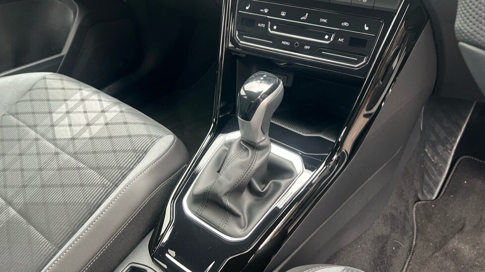 Used Volkswagen T-Roc 2025 for sale - 76434945: Photo 36