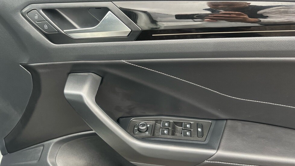 Used Volkswagen T-Roc 2025 for sale - 76434945: Photo 37