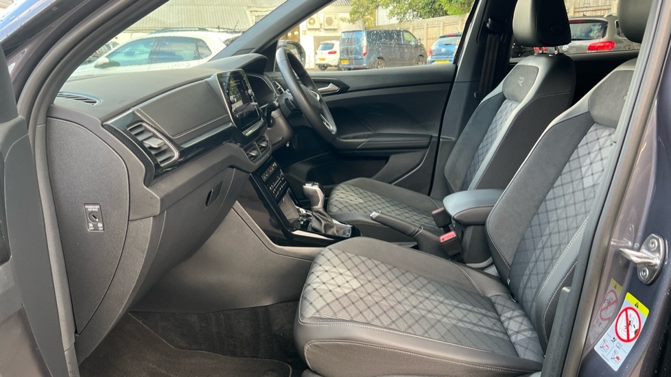 Used Volkswagen T-Cross 2025 for sale - 76447203: Photo 28