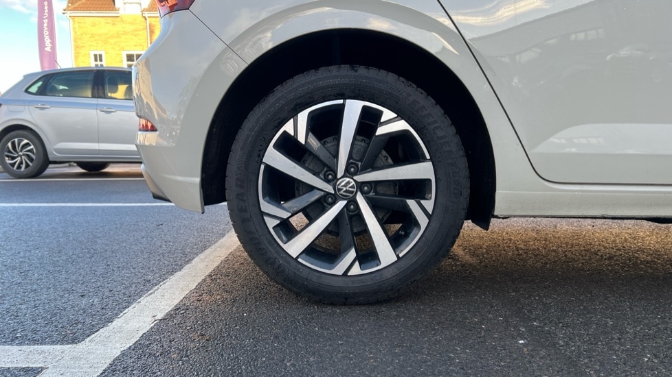 Used Volkswagen Polo 2024 for sale - 76773137: Photo 5